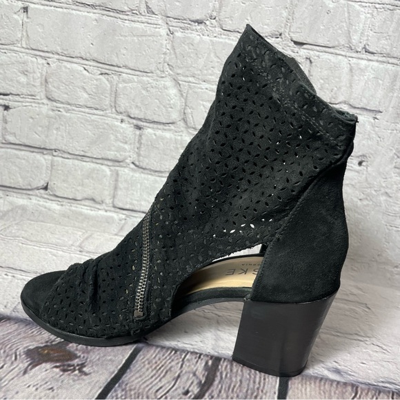 Baske California Aura Black Suede Peep Toe Booties Size 9 - Picture 2 of 10